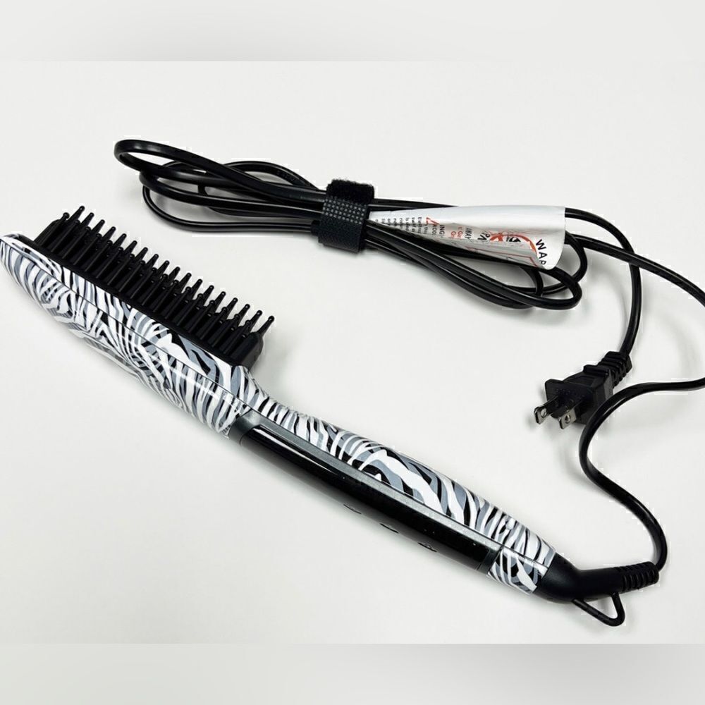 Calista TrianglPro Heated Detailer Hair Brush-River blue, light pink or zebra - Picture 3 of 7